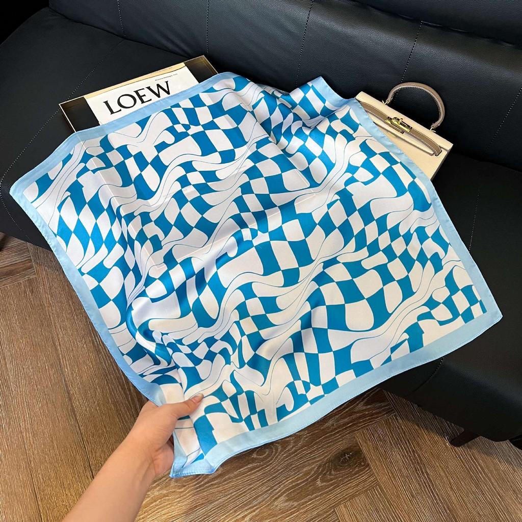 Simulated silk women's small square scarf, Korean cashew nut leopard print small silk scarf, headscarf, four-season scarf, professional scarf.