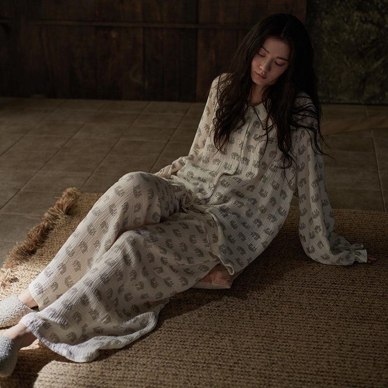 Женский пижамный комплект с подкладкой против выпирания: Комплект с длинным рукавом и брюками, повседневный расслабленный стиль для весны-зимы