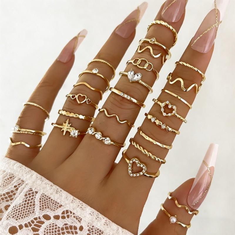 28 PCS Alloy Stackable Ring Set Shiny Rhinestone Heart Star Design Trendy Jewelry for Women Daily Wear Party Gift