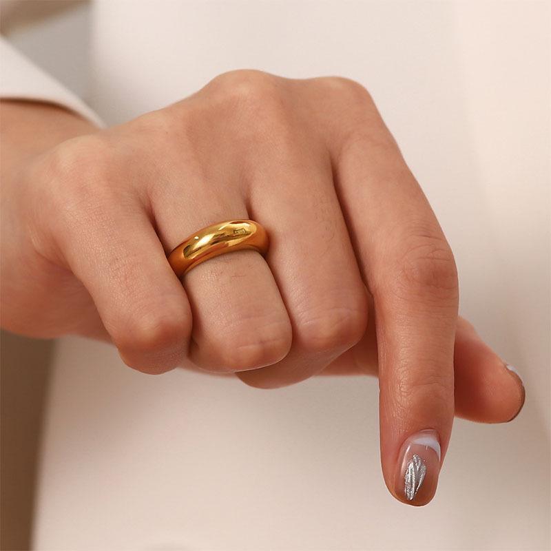 Minimalist Glossy Curved Women's Ring, 18K Gold-Plated Stainless Steel - European & American Trendy Jewelry