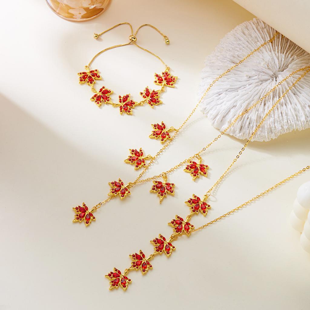 Осень и зима ожерелье из листьев красного клена женский нишевый дизайн высокое чувство легкая роскошь мода универсальная цепочка для свитера новый год