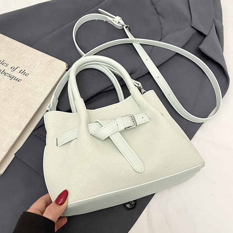Spring and Summer New Small Fresh Korean Fashion Foreign Style Portable Vegetable Basket Bag Niche Versatile Commuter Messenger Bag Woman