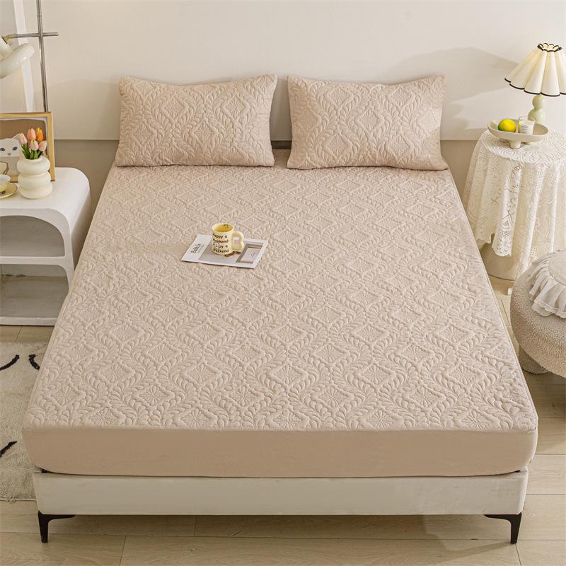 Комплект из всесезонного водонепроницаемого матраса и наволочек - непромокаемый, стеганый, для использования матерями