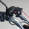 12 В 2,1 А мотоциклетное зарядное устройство для телефона с двумя USB-портами, выключателем, светодиодным вольтметром и прикуривателем, зажим для руля мотоцикла, водонепроницаемое