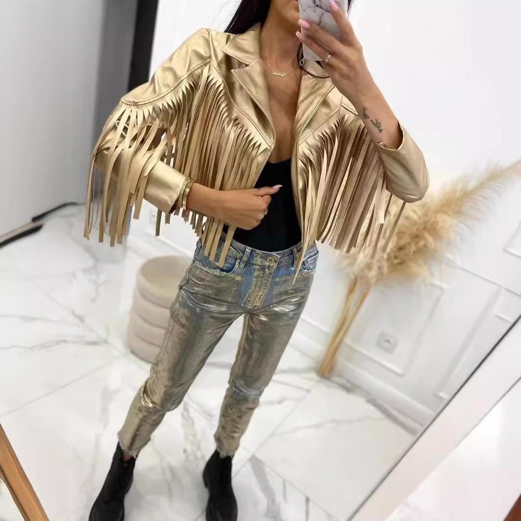 Женская уличная мода осень 2023 кожаная куртка с кисточками