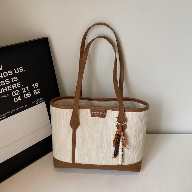 Сумка большой вместимости женская осенне-зимняя новая повседневная простая на плечо для поездок на работу портативная сумка-тоут