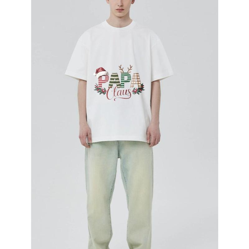 Рождественская футболка черная с принтом Папа Клаус в шапке Санты и рогами оленя для праздничного сезона