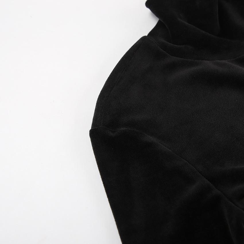 Элегантное облегающее платье-тубус из серебристого бархата с высоким воротником - Мода Осени 2024