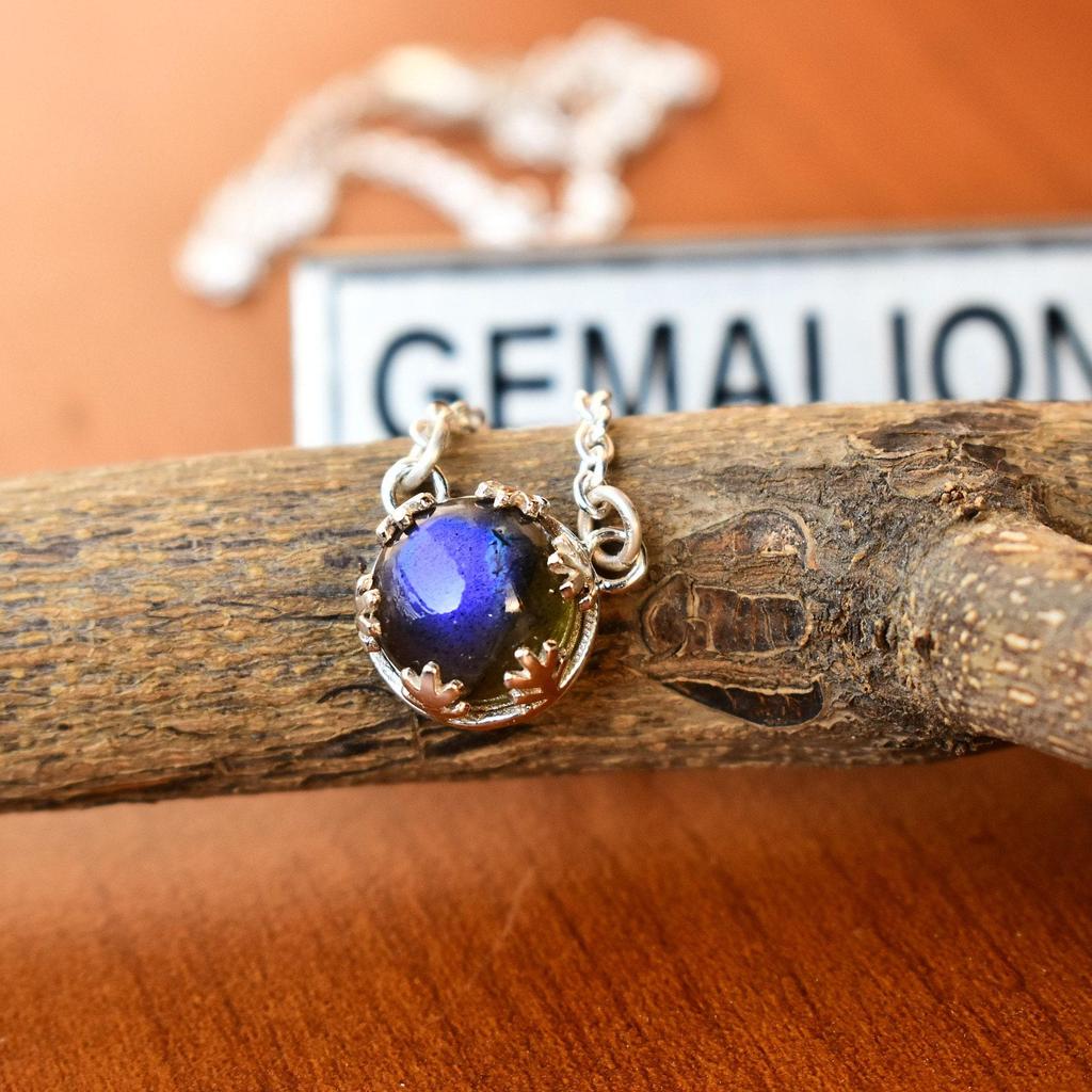 Labradorite Necklace, silver Labradorite Pendant, Labradorite round Pendant, Blue Labradorite, Blue Flash Labradorite,  Blue Fire Pendant