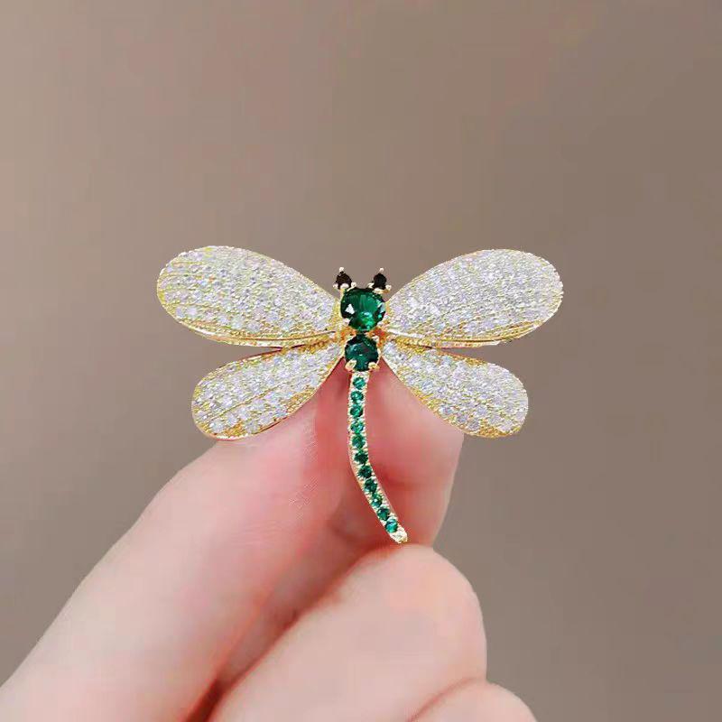 Korean Elegant Light Luxury Brooch - High-End Anti-Exposure Pin for Women's Clothing Accessories