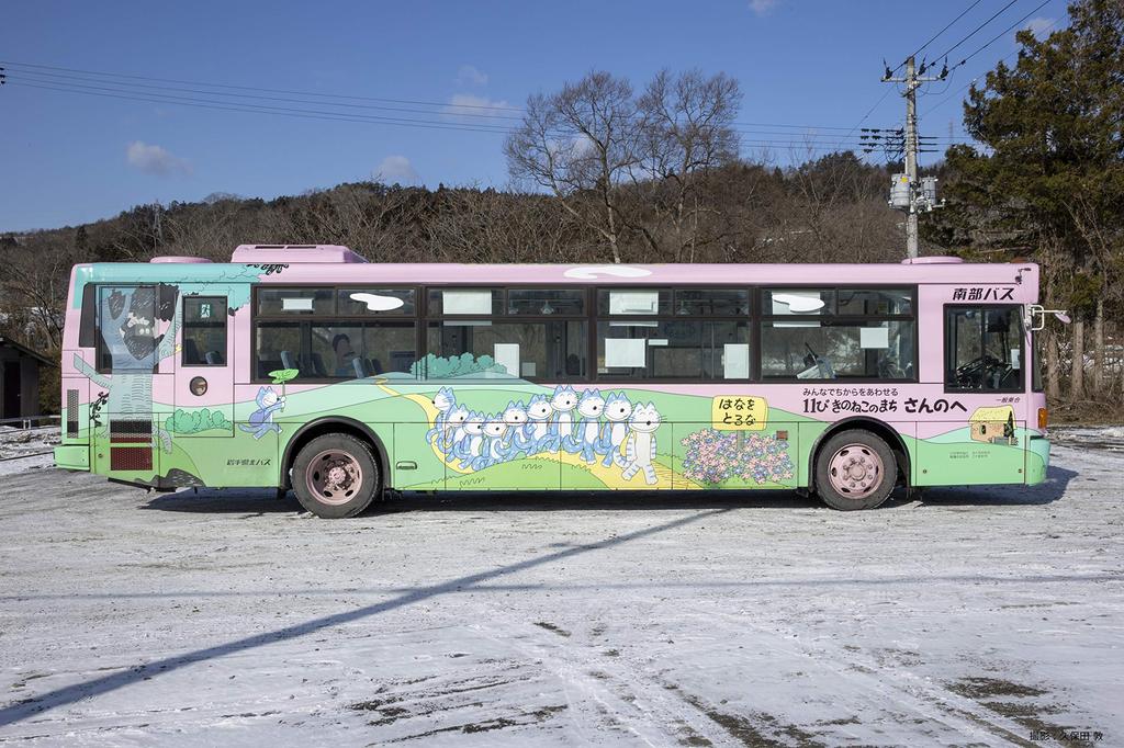 TOMYTEC Коллекция автобусов Nanbu Bus 11 Pikinoneko Wrapping Bus New 1st Car Diorama Supplies First Order Limited 317203 (Продукция производителя)