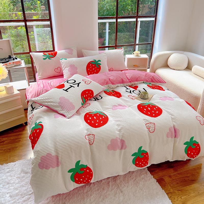 Cartoon Strawberry Duvet Cover Super Soft Kawaii Fluffy Bedding Set Reversible Flannel Plush Comforter Cover with 2 Pillowcase
