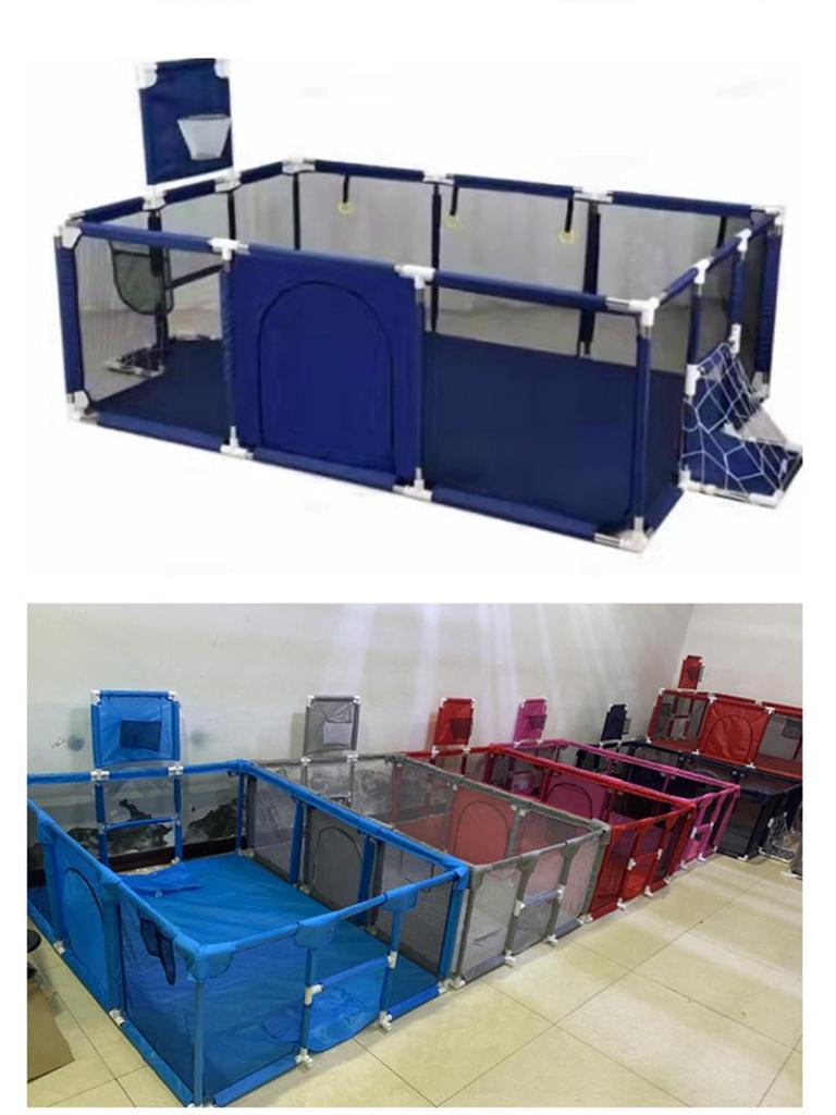 Детский манеж для игр в помещении с баскетбольным кольцом и зоной для бросков.