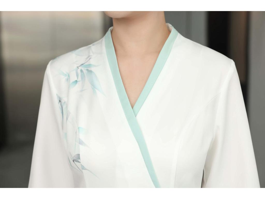 Новый комплект весенней рабочей одежды в китайском стиле для техников салонов красоты – женский влагоотводящий наряд.