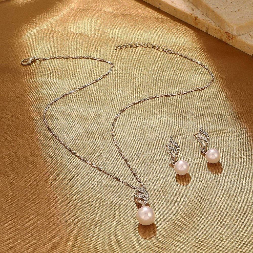 Classic Rhinestone Jewelry Set Spiral Pearl Necklace Korean Style Pendant Women Crystal Earrings