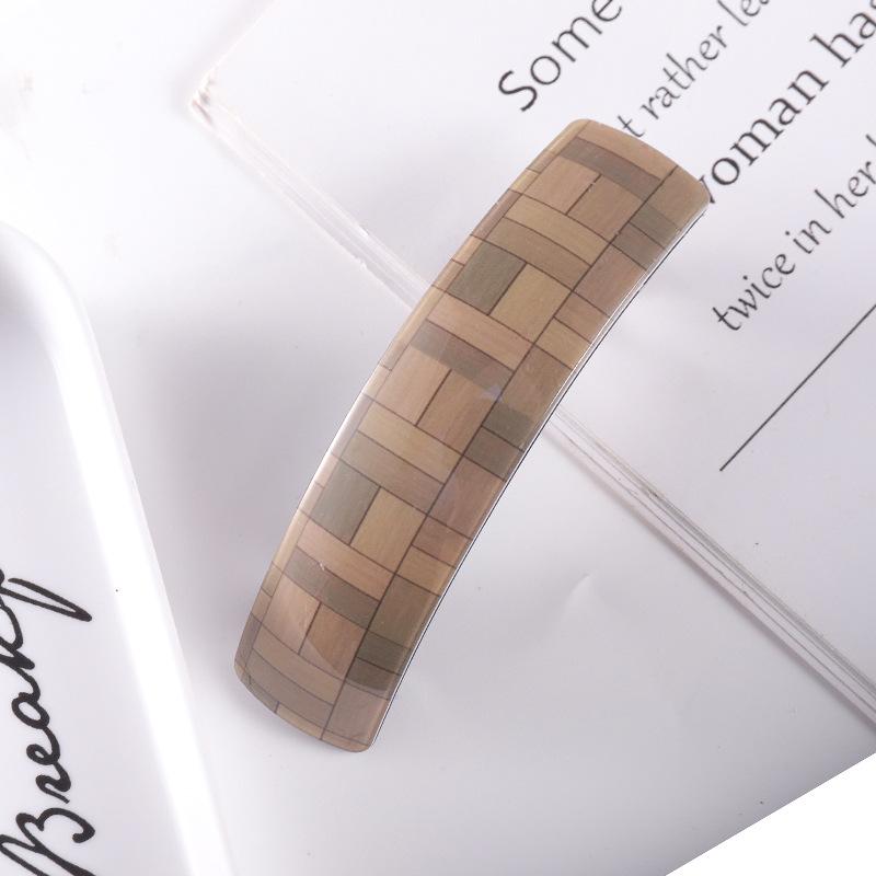 Korean Trendy Acetate Plaid Hair Clip - Colorful Curved Design for Bangs