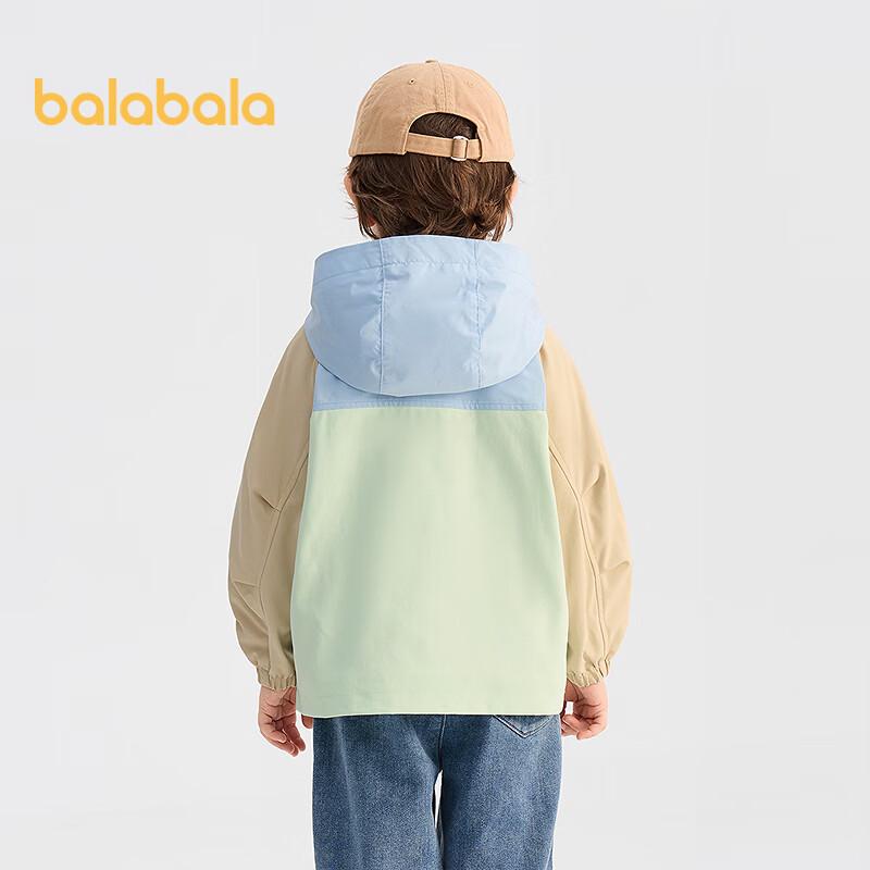Весенняя куртка с капюшоном в стиле колор-блок для мальчиков Balabala