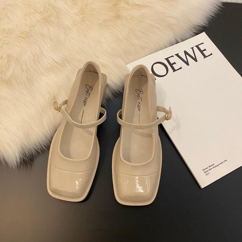 Гонконг Черный квадратный голова мода светлый рот одиночные туфли женские одна пуговица толстый каблук Мэри Джейн маленькие кожаные туфли