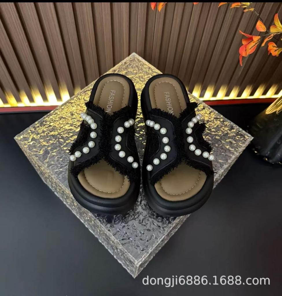 Ins модные наружные тапочки женские летние 2025 новые маленькие ароматные стильные жемчужные женские пляжные сандалии seaside fairy