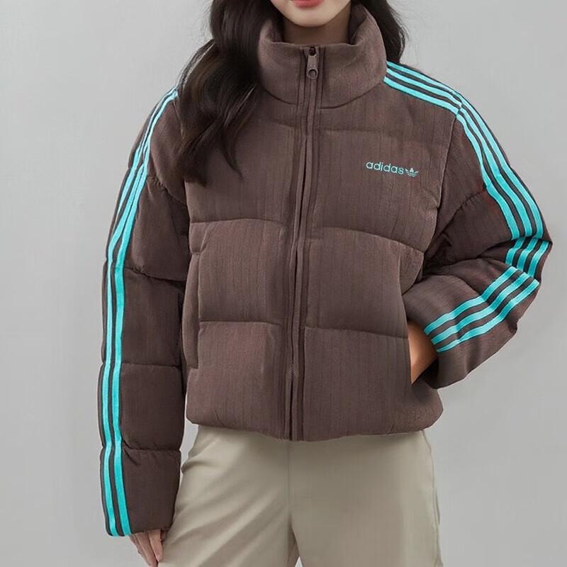 adidas Оригинальная теплая пуховая куртка Originals Essentials в елочку свободного кроя со стойкой и молнией Женская верхняя одежда KG4909