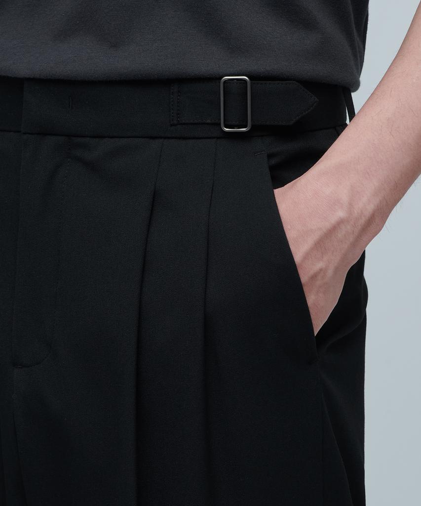MUSINSA STANDARD Side Adjust Two-Tuck Wide Slacks [Black]