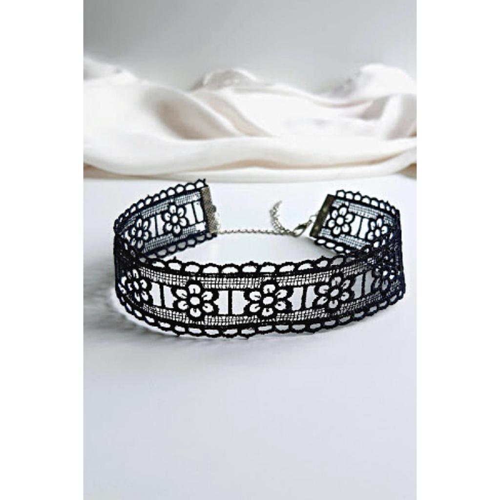 Готическое черное кружевное колье из гипюра