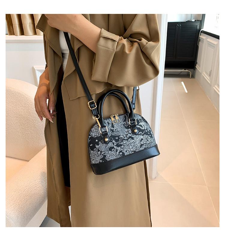 Stylish Korean Version Shell Bag For Women 2023 Summer Chic Crossbody Bag