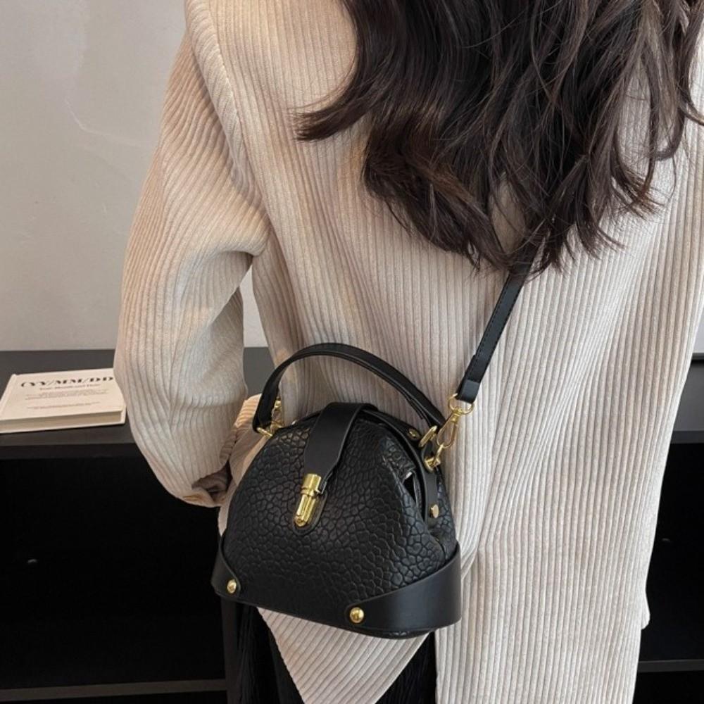 Metal Buckle Vintage Shoulder Bag Shell Shape Crossbody Bag Leather Messenger Bag Casual Wear