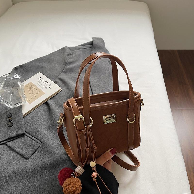 Модная повседневная сумка-мессенджер 2025 осень новая нишевая трендовая портативная сумка-ведро простая сумка на плечо сумка подмышку