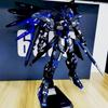 Модель Гандам MG Freedom 2.0 Black Phoenix Shadow со стендом и водяными декалями