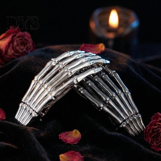 Skull Headpiece for Women Skeleton Hands Hair Clips, Gothic Metal Side Clip Women, Spooky Decorations Halloween Horror Accessories, Punk Rock
