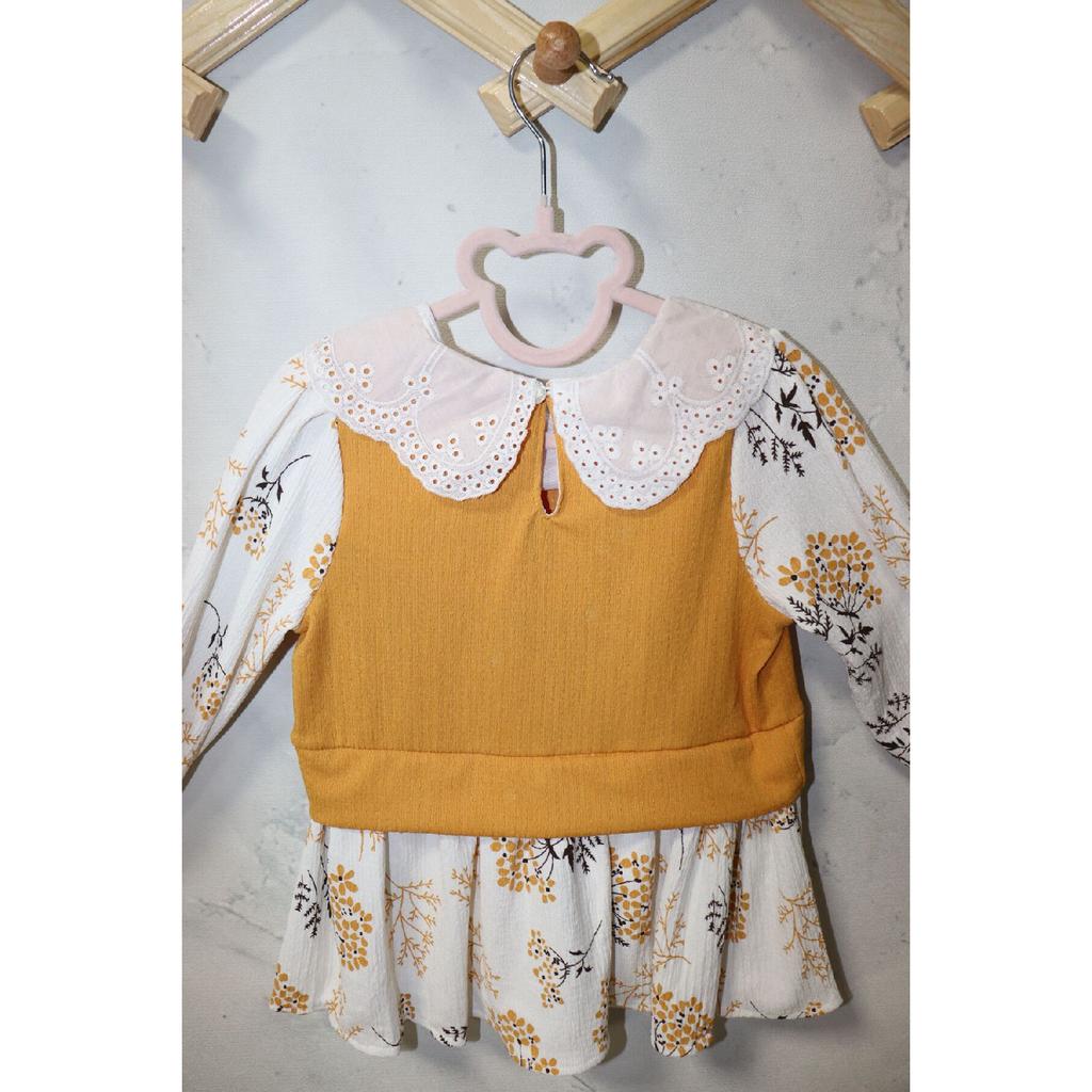 Стильный комплект для девочек - блузка с цветочным узором и современные брюки