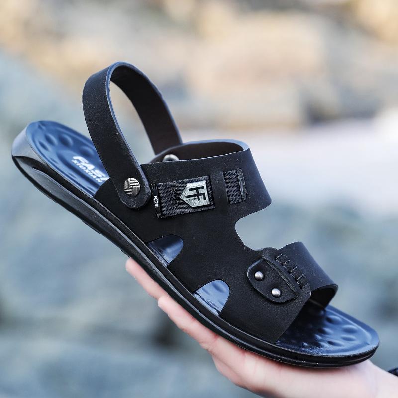 2025 летняя новая мужская обувь для езды на мотоцикле, две кожаные сандалии, повседневная модная пляжная обувь, сандалии, тапочки для мужчин 2305