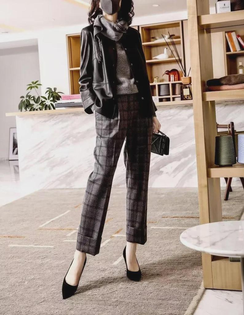 Стильная женская тонкая кожаная куртка осень/зима 2023 года с бархатом, высококачественная повседневная верхняя одежда большого размера