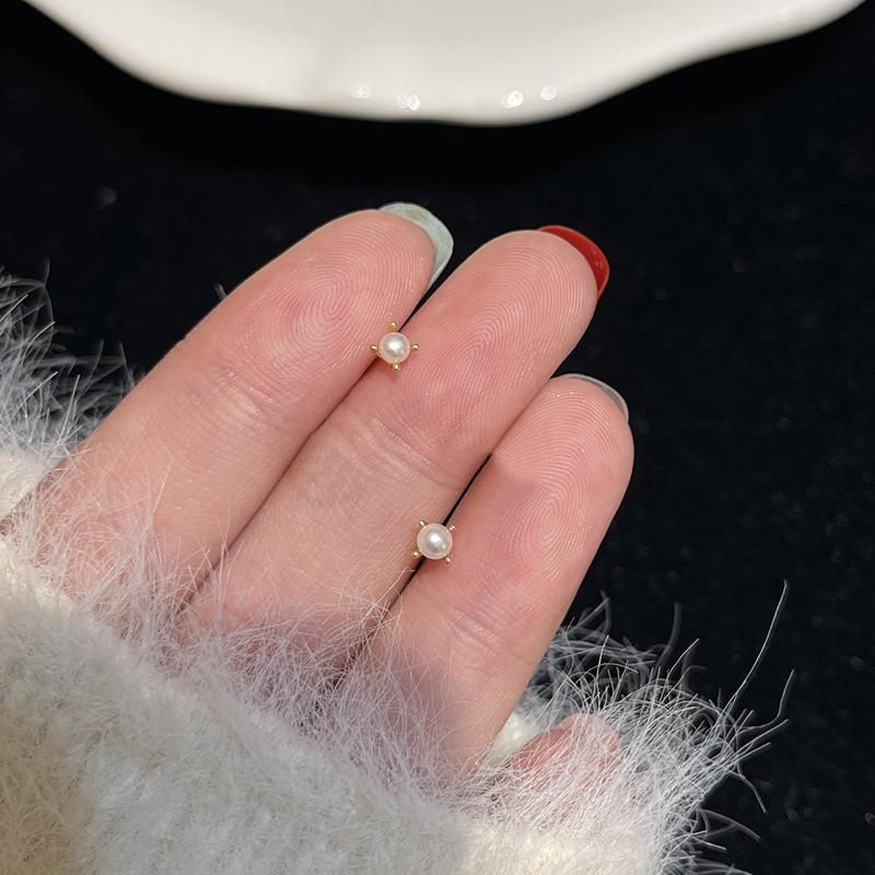 Черные квадратные серьги-гвоздики, женские изысканные и маленькие серьги с четырьмя жемчугом, простые легкие роскошные серьги