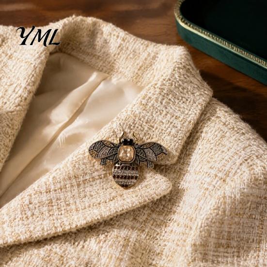 Anti-rust Bee Pin Retro Rhinestone Brooch Pin, Insect Alloy Badge with Women Jewelry Accessory Colorful Rhinestones, for Clothing Dress Coat