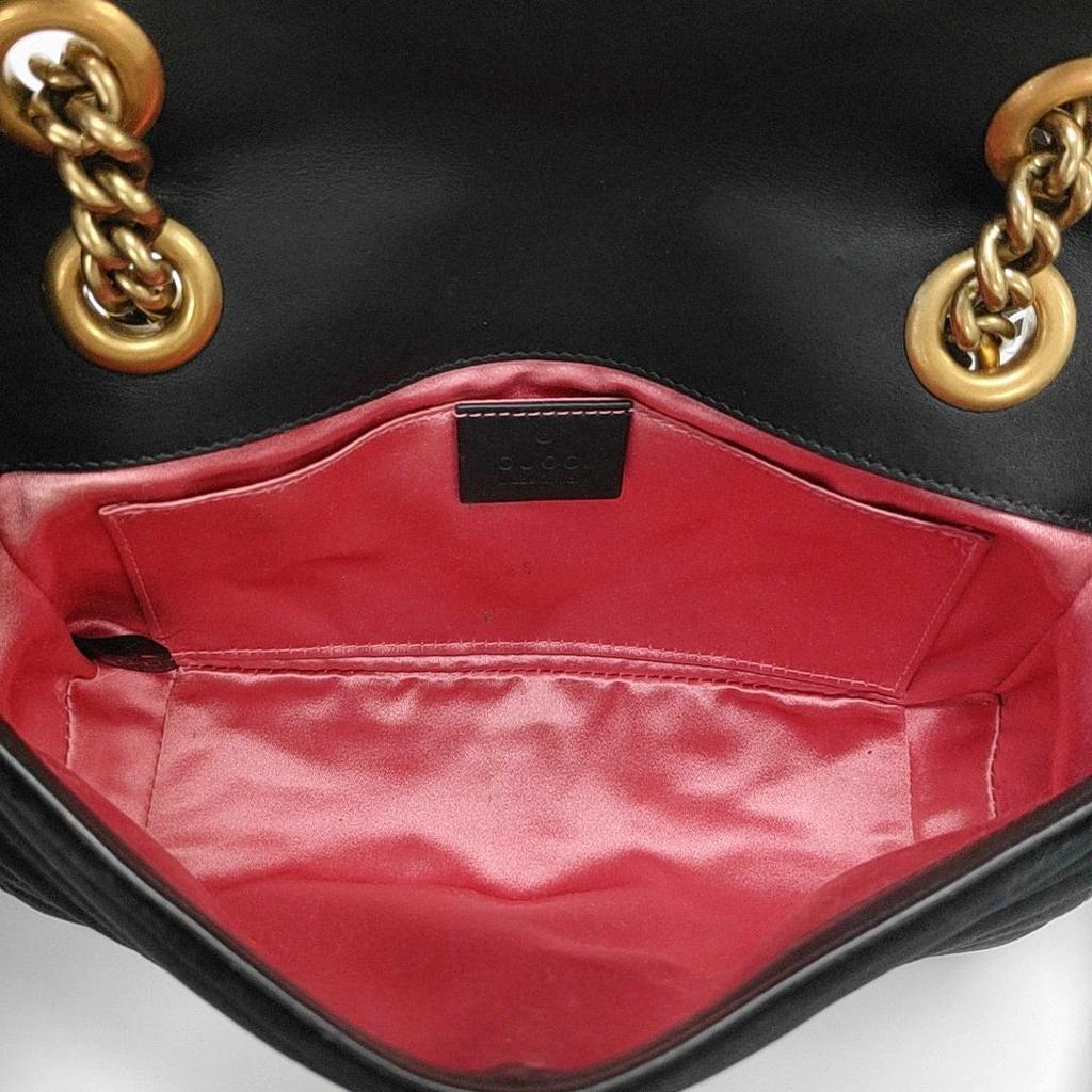 [Pre-Owned] GG Marmont Series Vintage Logo Chain Quilted Velvet Mini Crossbody Bag - Very Good #P6DIDQ