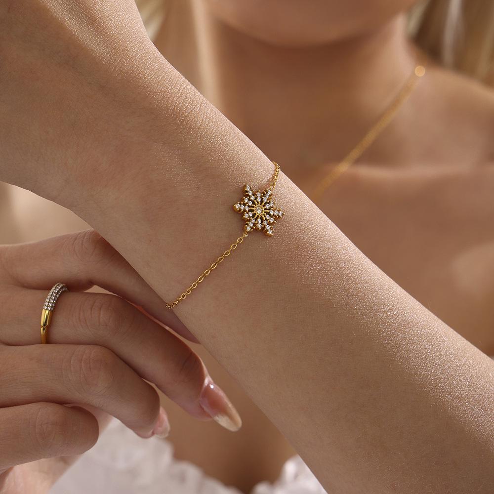 Oumeka Рождественский циркониевый браслет-снежинка с блеском, с PVD-покрытием из 18-каратного золота, женские украшения, не тускнеющие