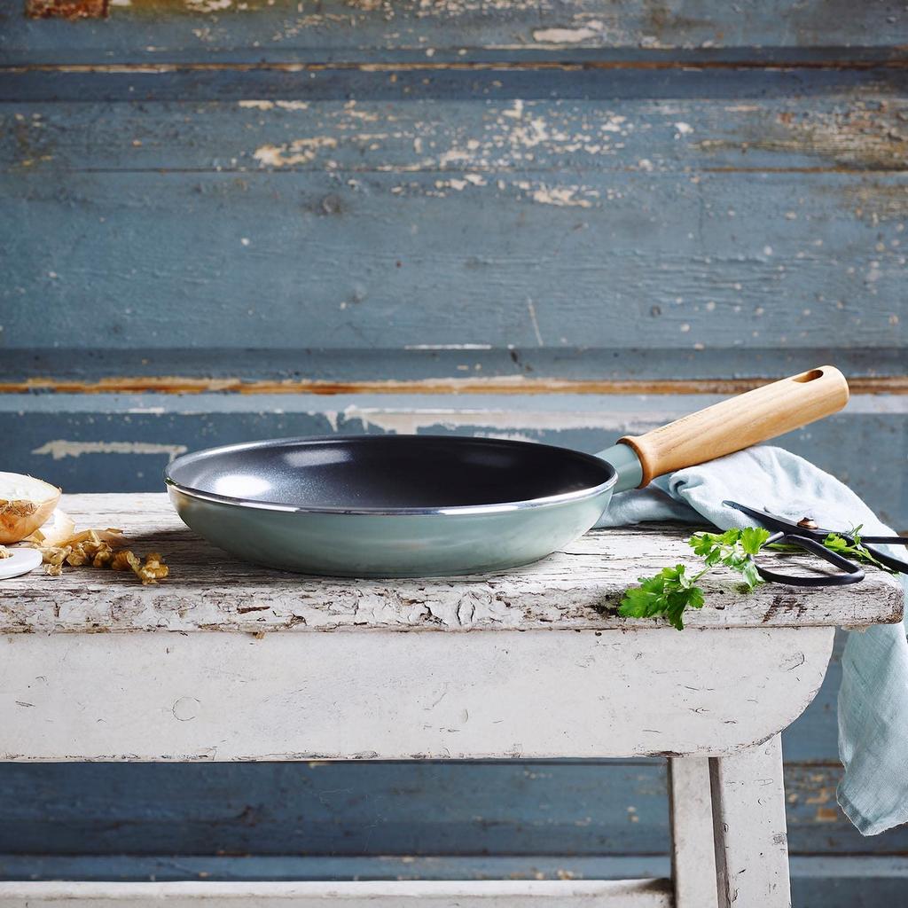 GREENPAN Frying Pan 26cm IH Gas Compatible No Harmful Substances PFAS Free Ceramic Coating Easy To Clean Slightly Deep Natural Wood Handle [Mayflower]