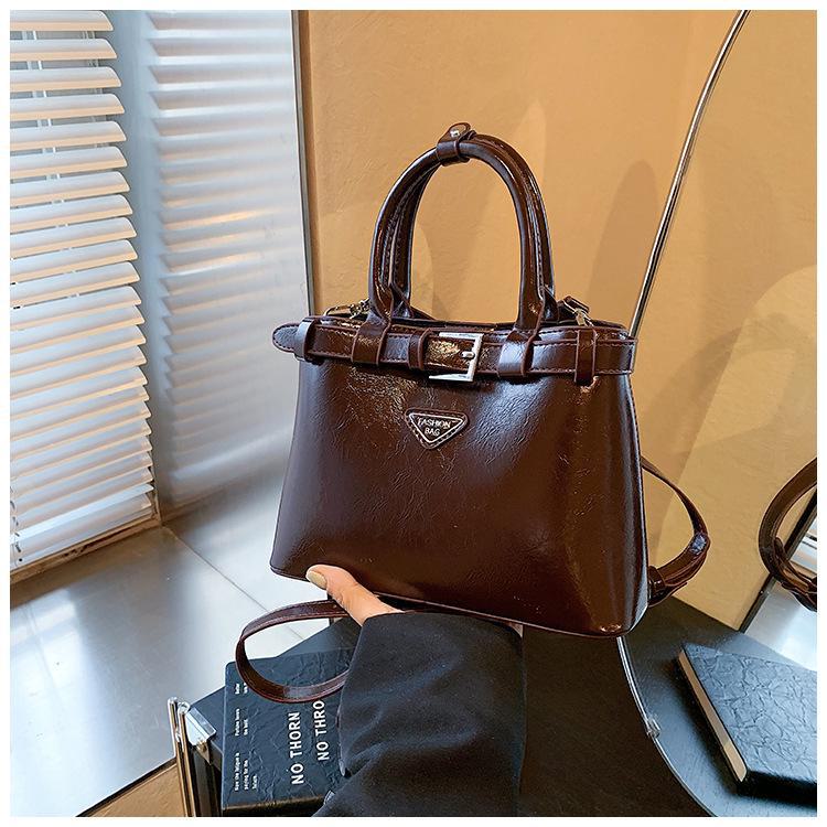 2025 Трендовая женская сумка через плечо большой вместимости - Стильный осенний модный квадратный дизайн