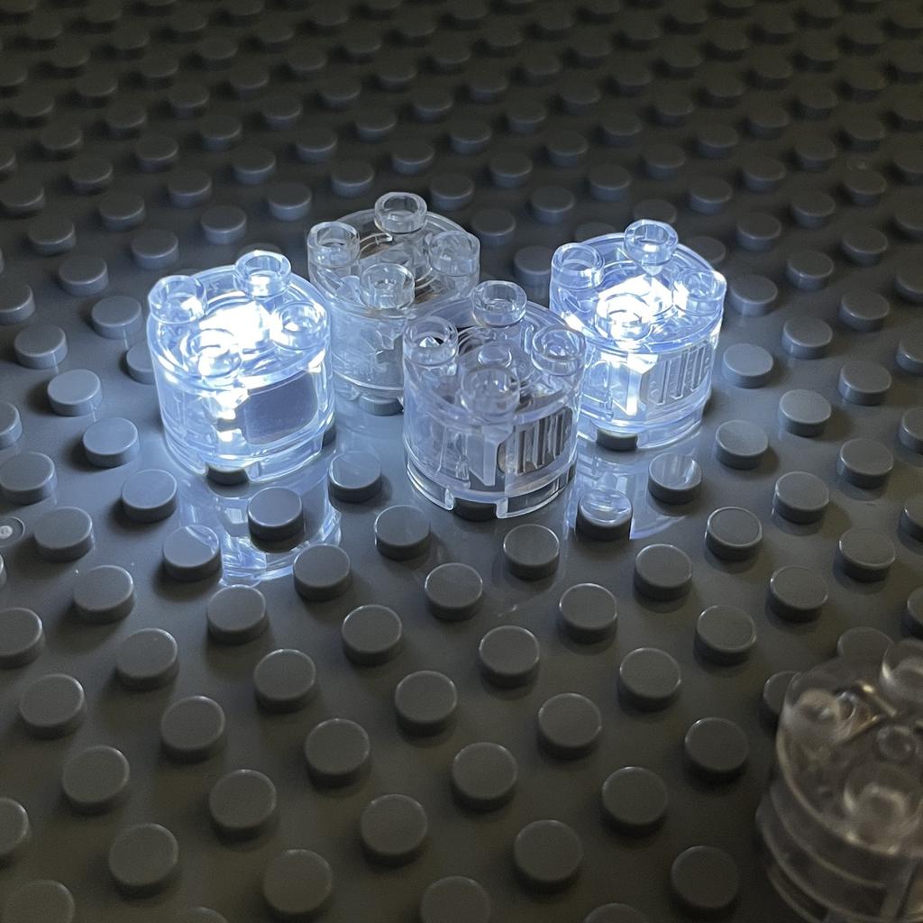 Новые 1/2/5 шт. Moc 8 цветов 2x2 Точечные светодиодные огни с батарейками Аксессуары Классический Кирпич Образовательные Светящиеся Строительные Блоки Дети
