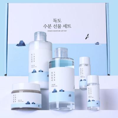 1025 Dokdo Увлажняющий подарочный набор (Тонер 220 мл + Лосьон 220 мл + Крем 50 мл)