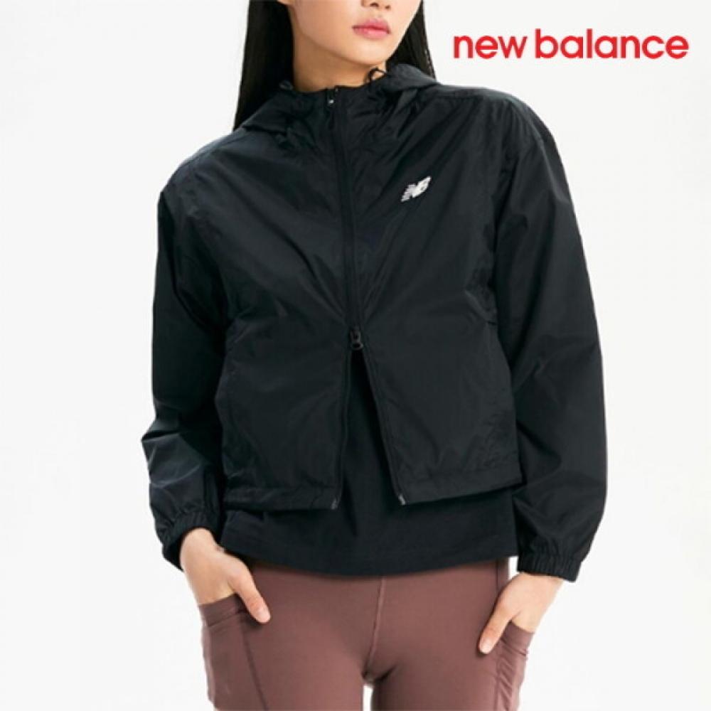 New Balance Women S Jacket C31 Nbnme2w002 19 Women S eSSential Running Semic