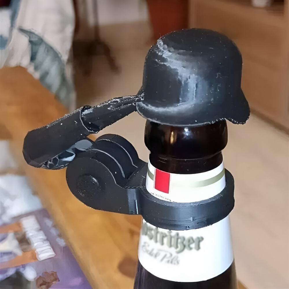 Creative Soldier Salute Beer Bottle Helmet Dust-proof Lid Saluting Pose Beer Bottle Cap for BBQ Party Wedding Bar Beer Gifts
