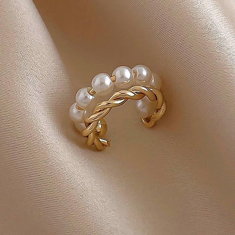 Korean Gold Color Double-Layer Circle Twist Pearl Ear Cuff Vintage Geometric Circle Earcuff Fake Piercing Pearls Clip