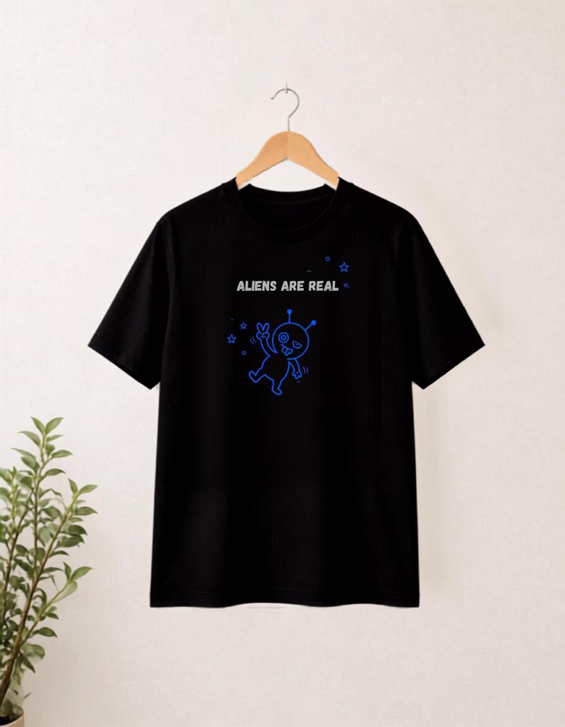 Trendy Ironic Alien Graphic Tee, Minimalist Y2K Streetwear Aesthetic Tshirt, Cute Edgy Space Clothes, Cool Outer Space Gift for Teen Gen Z
