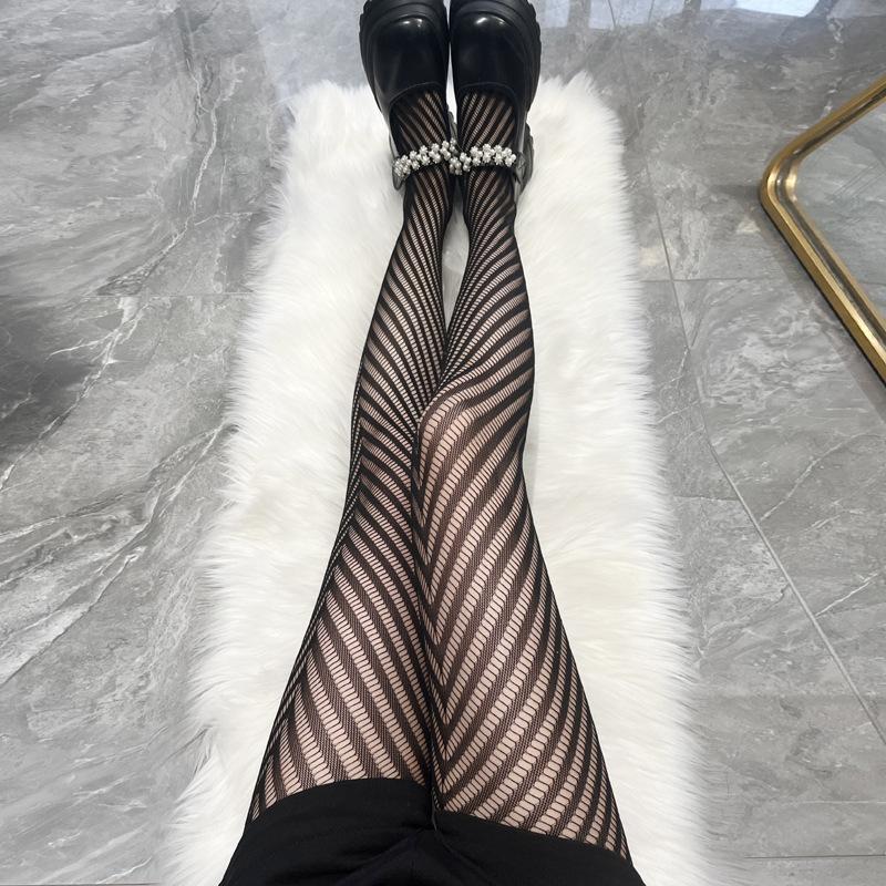 Women's thin fishnet pantyhose with diagonal weave, trendy, sexy, slimming, leg-enhancing, European and American style black fishnet stockings