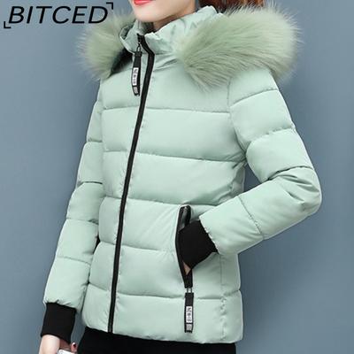 Женское зимнее пальто BITCED короткой длины: Приталенная стеганая хлопковая куртка с большим меховым воротником