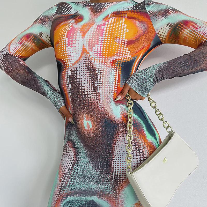 Платье осень/зима 2023 года с круглым вырезом, длинными рукавами и юбкой до бедра для детей