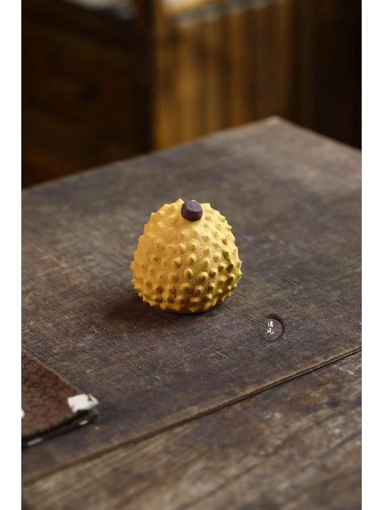 Yixing Zisha Tea Pet: Durian Hedgehog, Cat & Piglet Lid Rest - Cute, Nurturable Ornament for Tea Play